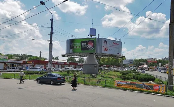 В Симферополе снесли рекламную «тарелку»