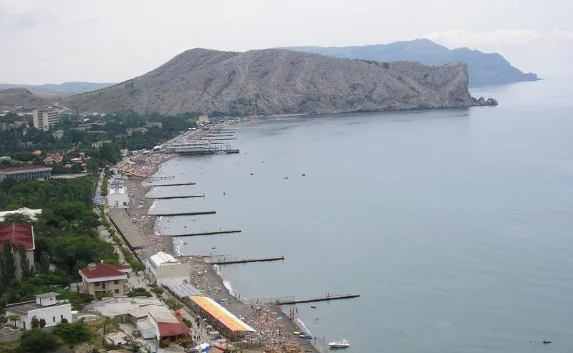 Медведев: Не все приезжают из Крыма с позитивными эмоциями 