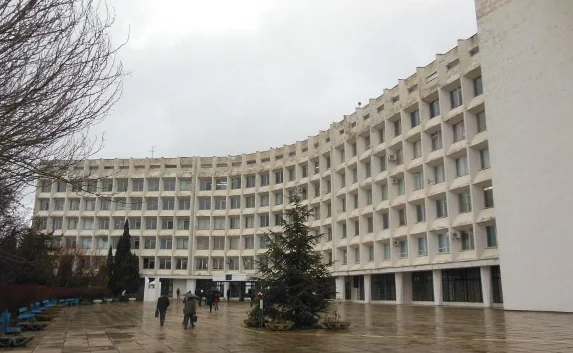 Ректору СГУ советуют найти контакт с преподавателями