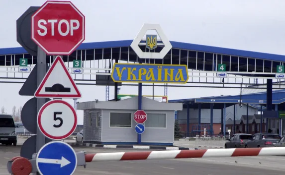 Что препятствует пропуску грузов из Украины в Крым и наоборот