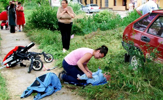 Годовалые близнецы чудом остались живы в страшном ДТП в Севастополе