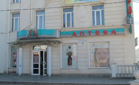 В Севастополе аптекам в жилых домах запретят работать ночью?