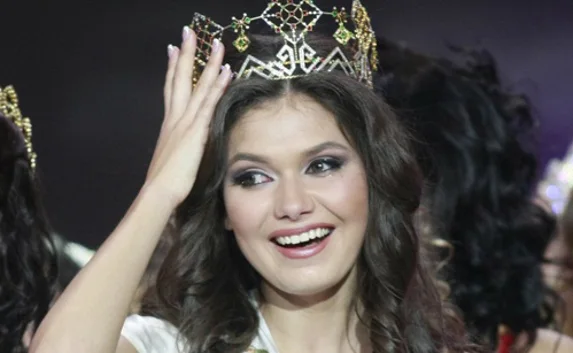 «Мисс Крыма» украсила собой новый журнал о лидерах