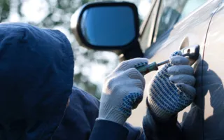 Полиция Симферополя разоблачила две группы «угонщиков» авто