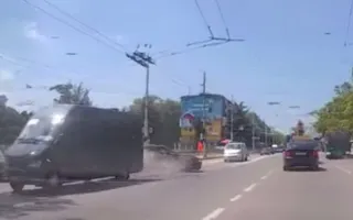 Езда без правил в Севастополе: иномарка протаранила маршрутку
