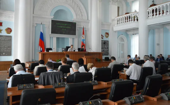 Депутаты Заксобрания «дали» деньги на погашение долга за ремонт дорог