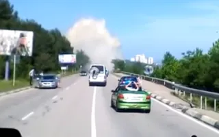На трассе Севастополь — Ялта «рванула» вода с камнями