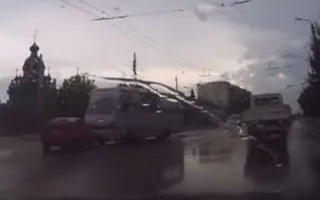 В Севастополе иномарка «атаковала» маршрутку