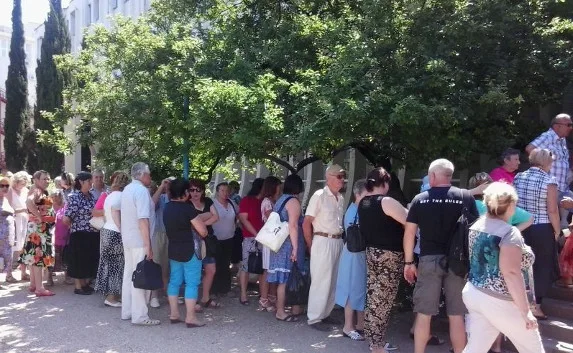 В Севастополе снова выстроились очереди в «Севтелеком»