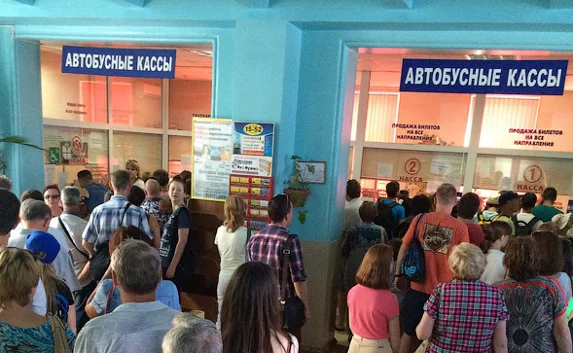 На автовокзале Севастополя продолжается «кассовый» коллапс
