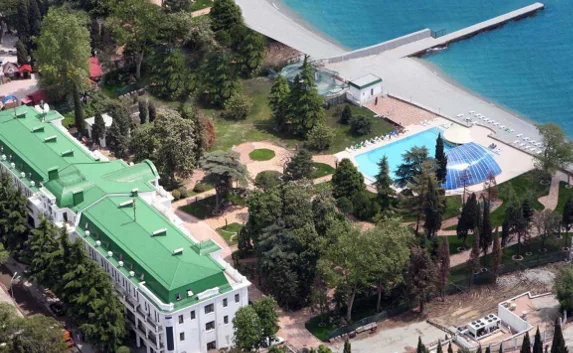 За вход на пляж бывшего отеля «Radisson» в Алуште требуют деньги
