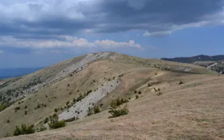 В горах Крыма второй день ищут пропавших на «Ниве» мужчин