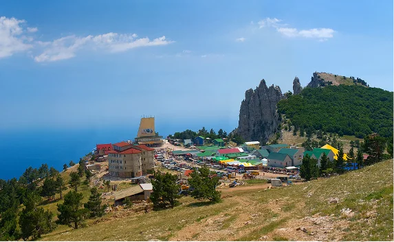 В Крыму общественники собирают подписи в защиту Ай-Петри