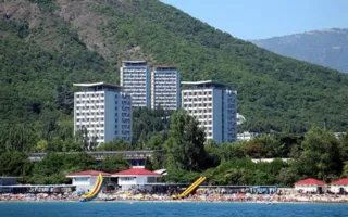 В Партените продолжают брать деньги за проход на бесплатный пляж 