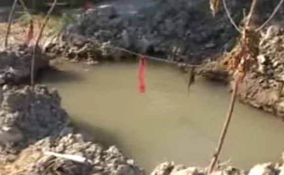 В Феодосии из «гейзера» по улицам бежит питьевая вода