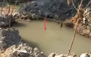 В Феодосии из «гейзера» по улицам бежит питьевая вода
