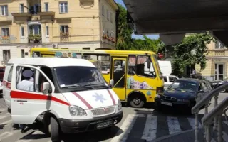 В ДТП с «топиком» в Севастополе пострадала пассажирка такси