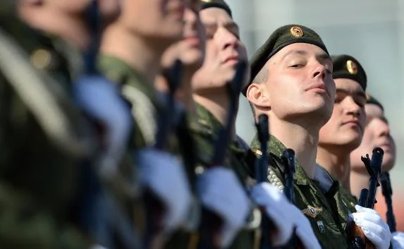 На срочную службу отправились 500 крымчан и севастопольцев
