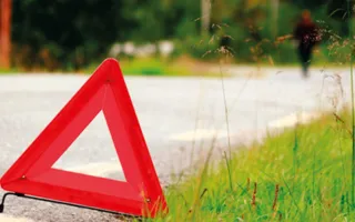 В Крыму автомобиль врезался в дерево