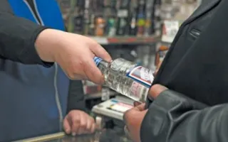 В Артбухте продают выпивку, несмотря на запрет в День ВМФ