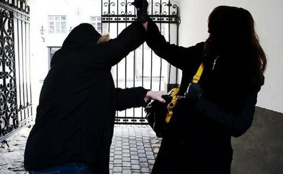 В Керчи ранее судимый мужчина грабил прохожих
