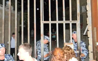 ​Правоохранители ограничили доступ туристов в курортную Поповку