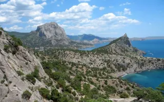 Спасатели всю ночь искали в горах Крыма потерявшуюся девушку