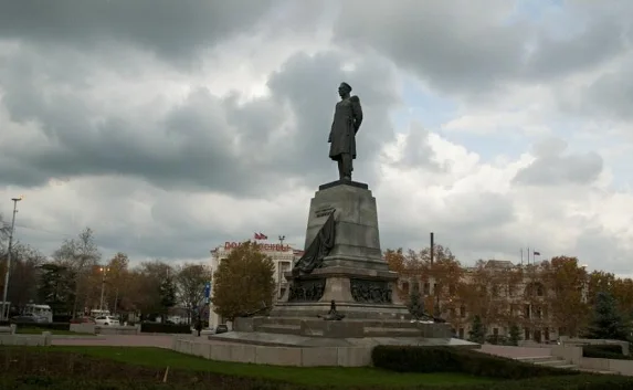 На площади Нахимова может открыться платная автостоянка