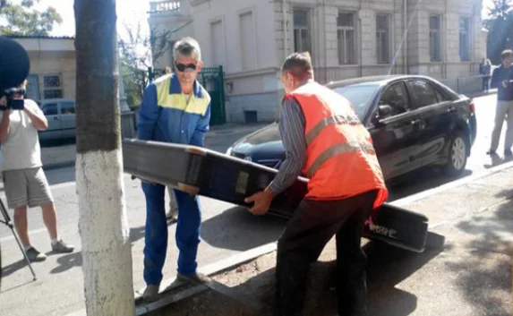 Севастополь «очищают» от устаревшей рекламы