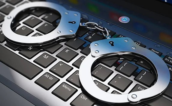 Севастопольца осудят за выставление интимной жизни напоказ