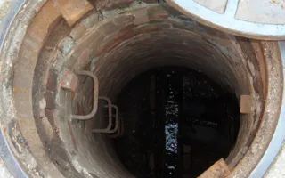 В Севастополе двое рабочих задохнулись в канализационной шахте