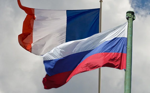 Франция обещает России свободу от санкций