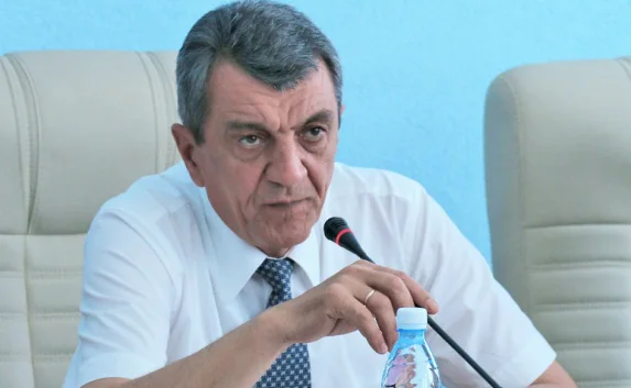Меняйло «разберётся» с теми, кто мешал установке шлагбаума