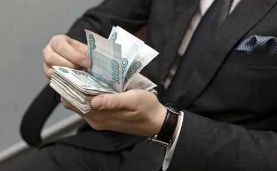 В Крыму «рассекретят» госзакупки и поднимут зарплаты чиновникам