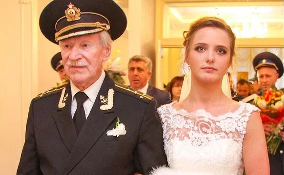 Советский 85-летний актёр женился на 24-летней крымчанке