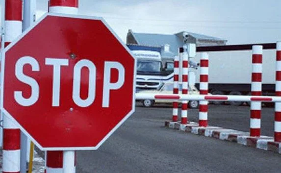 Двух украинцев уличили в контрабанде на крымской границе