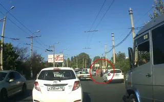 В Севастополе на остановке Омега сбили мужчину