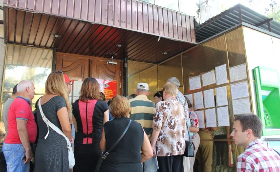 Кто рано встаёт, тот за талоном в УФМС и миграционную службу идёт