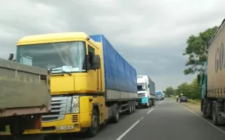 Украинским фурам предлагают ехать в Крым в объезд
