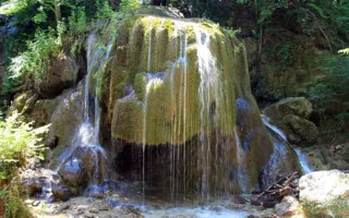 Водопад Серебряные струи: сказки крымского леса