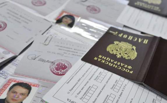 Студенты без прописки в Крыму лишились российских паспортов