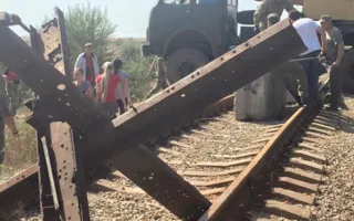 Железная дорога к заводу Фирташа в Крыму заблокирована
