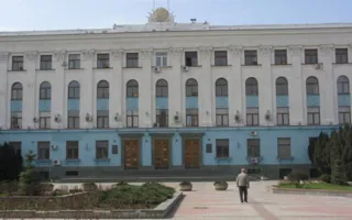 Здание Совета министров Крыма обстреляли