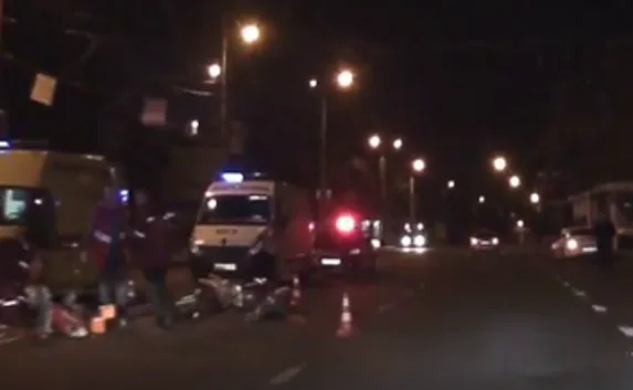 Парня с девушкой на мотоцикле сбили на Матроса Кошки