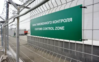 Прорвавшие блокаду фуры из Украины не пустили в Крым