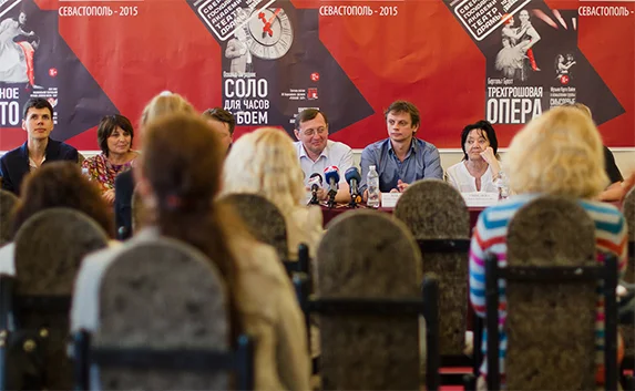 Большие гастроли Свердловского драмтеатра проходят в Севастополе