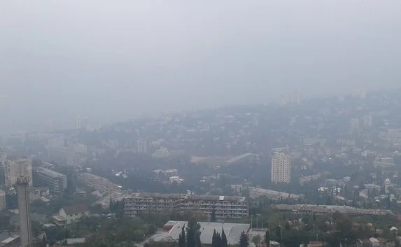Южный берег Крыма затянуло смогом