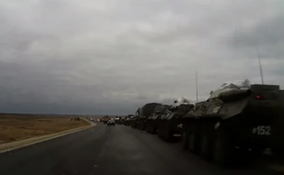 Колонна военной техники замечена под Керчью