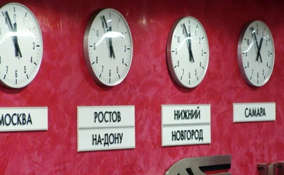 ​Россиянам предлагают снова переходить на зимнее и летнее время