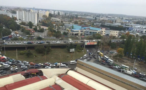 Женщина погибла под колёсами мусоровоза в Симферополе 
